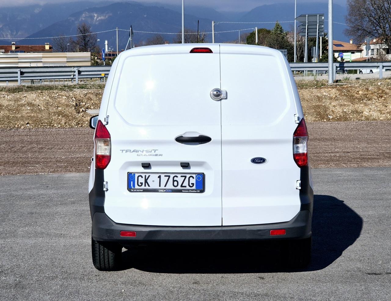 FORD TRANSIT COURIER