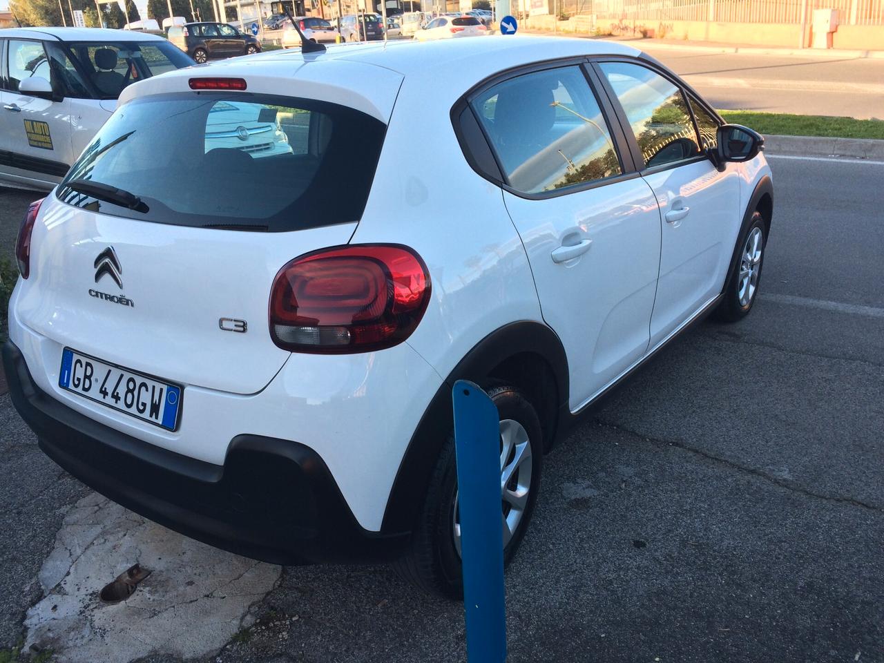 Citroen C3 PureTech 83 tagliandata con garanzia 12mesi auto per neopatentati!