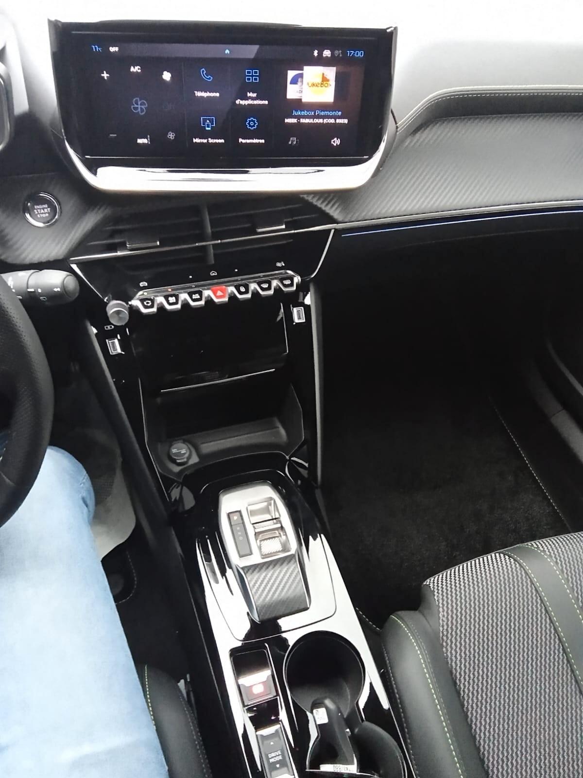 Peugeot 2008 Hybrid 145 e-DCS6 GT