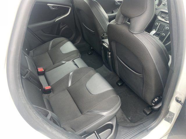 VOLVO V40 D2 1.6 DIESEL 115 CV Momentum