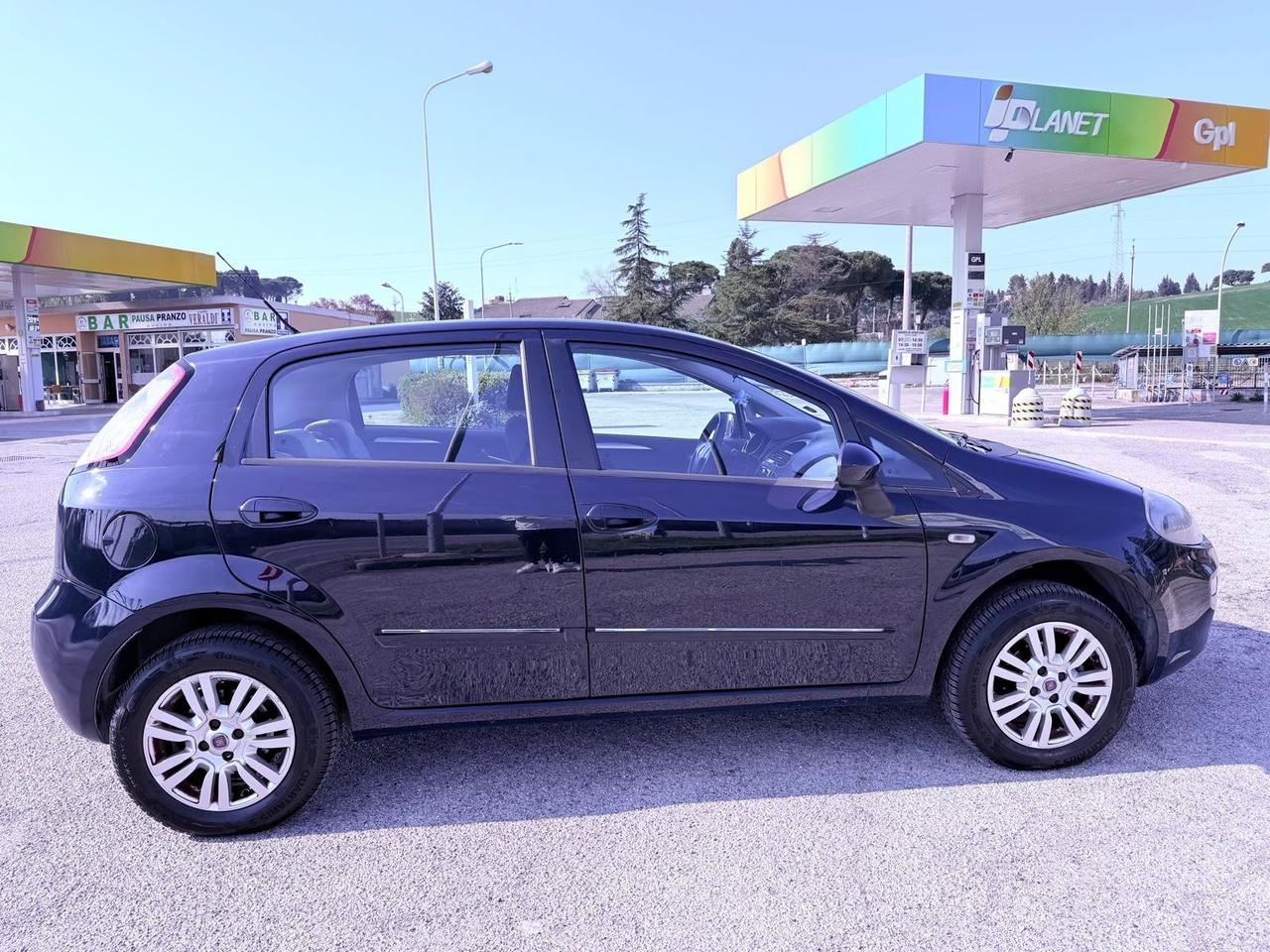 Fiat Punto 1.4 8V 5 porte Natural ok neopatentati