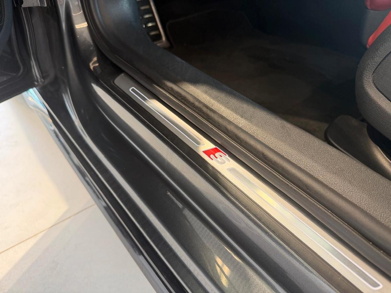 Audi A4 Avant 45 TDI quattro tiptronic S line edition