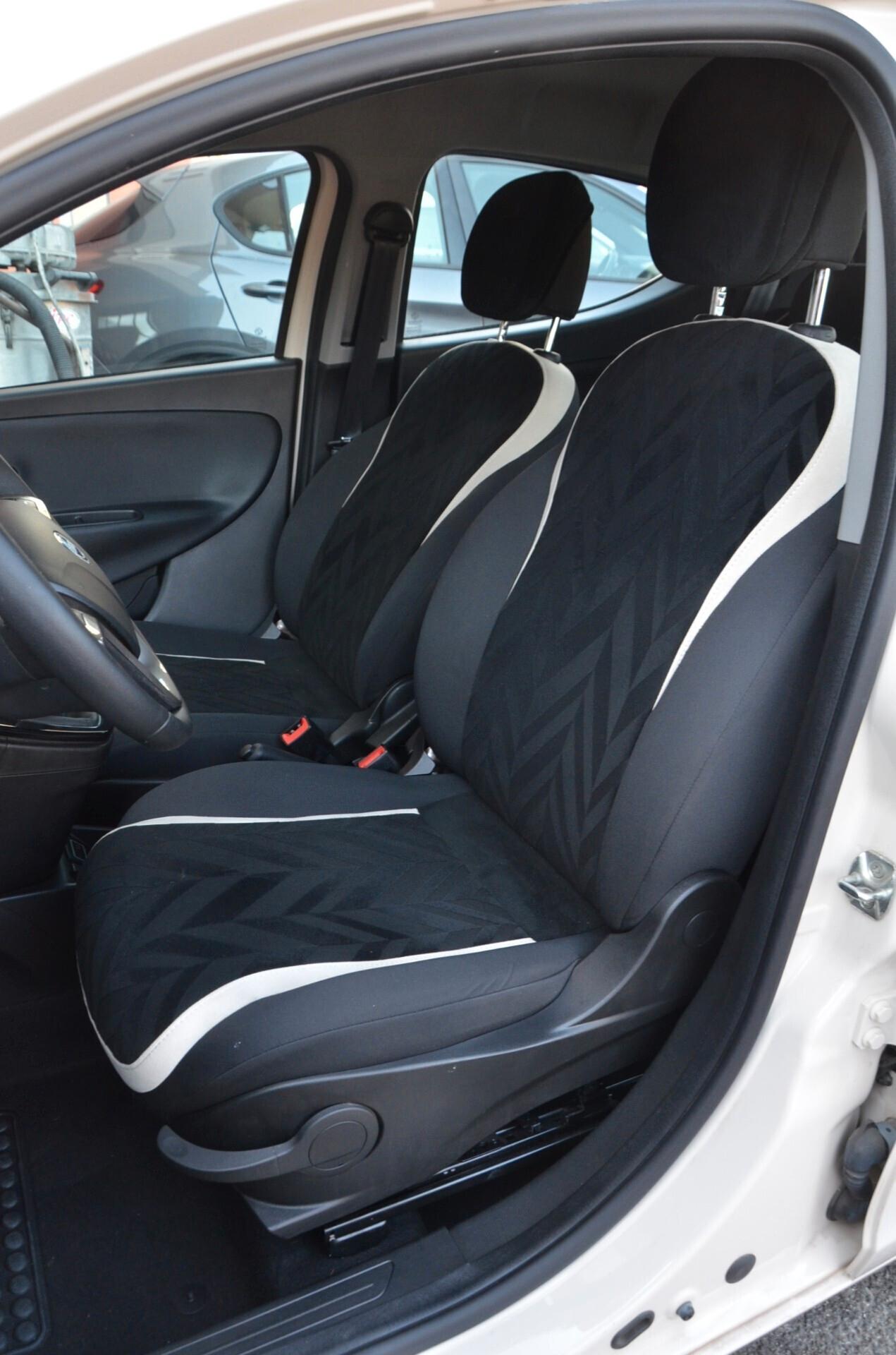 Lancia Ypsilon 1.2 69 CV 5 porte Gold