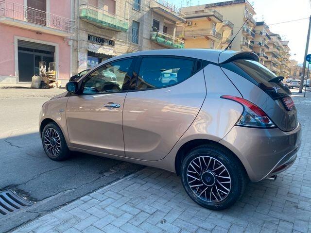 Lancia Ypsilon 1.2 69 CV 5 porte Gold