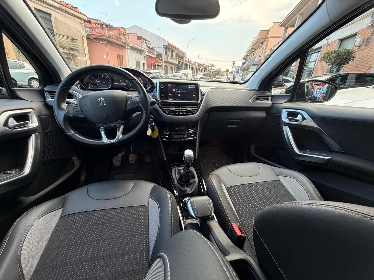 Peugeot 2008 BlueHDi 100 S&S Black Matt