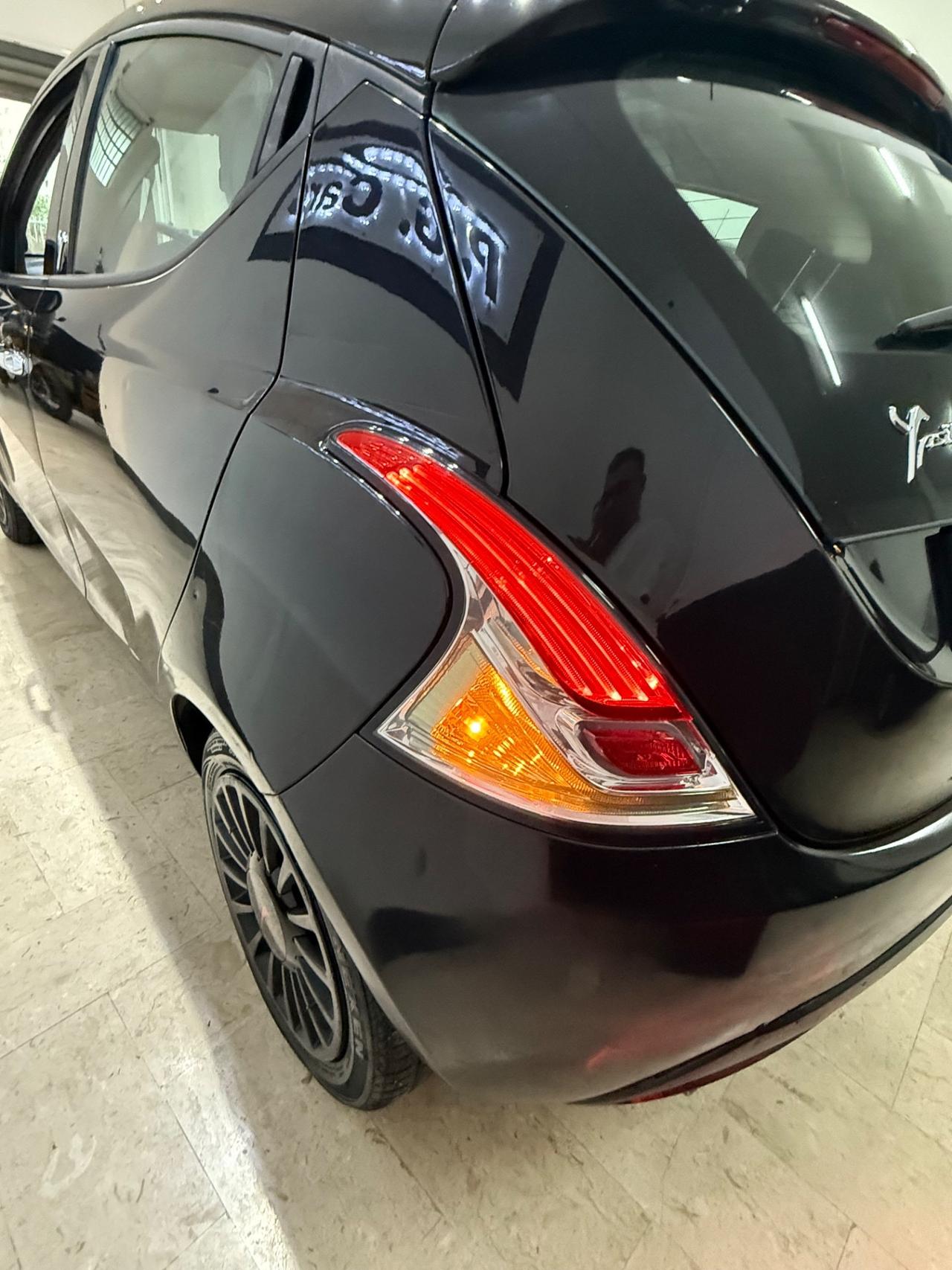 Lancia Ypsilon 1.2 69 CV 5 porte GPL Ecochic Gold