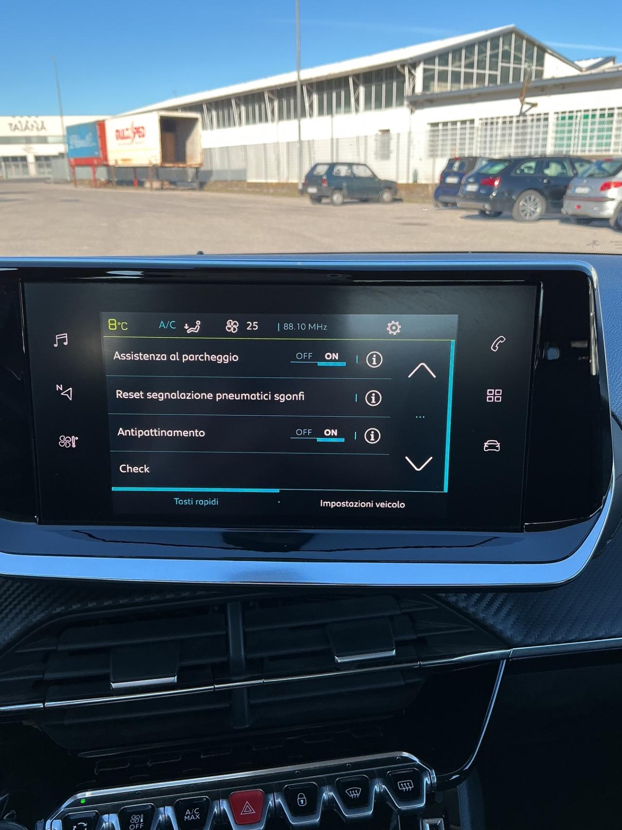 Peugeot 208 motore elettrico 136 CV 5 porte GT Pack