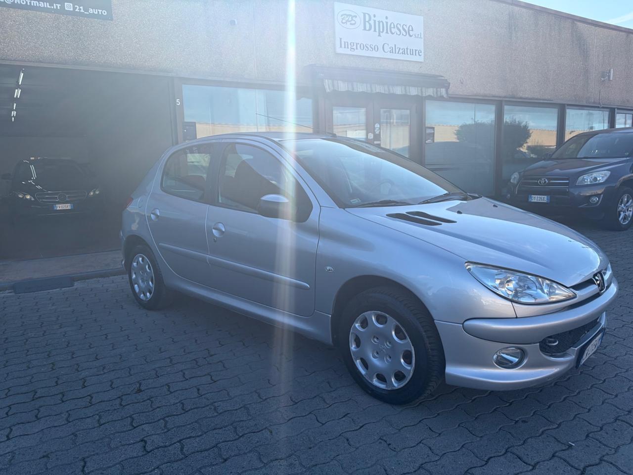 Peugeot 206 1.1 5p. XT