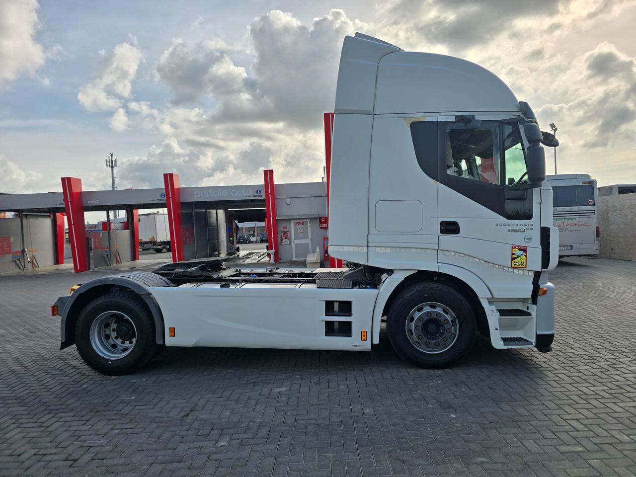 IVECO STRALIS HI-WAY 460 2017