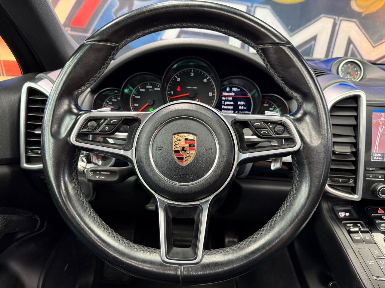 Porsche Cayenne 4.1 S DIESEL PLATINUM EDITION (598)