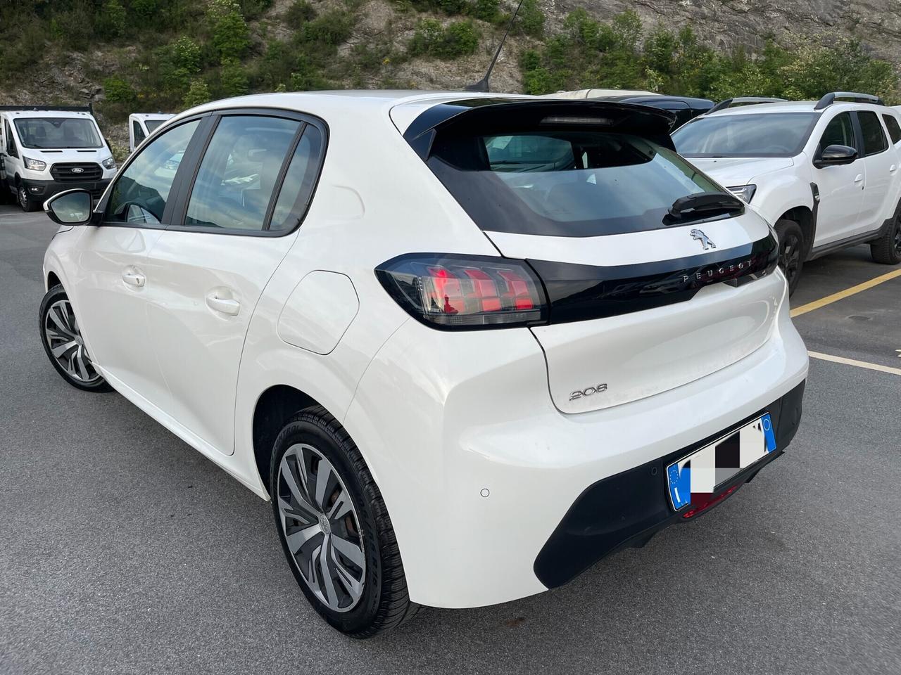 Peugeot 208 BlueHDi 100 cambio 6 marce - NEOPATENTATI-