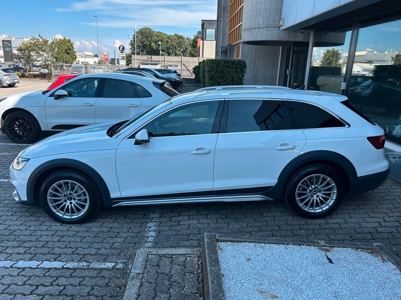 Audi A4 allroad 40 2.0 tdi mhev Business quattro 204cv s-tronic