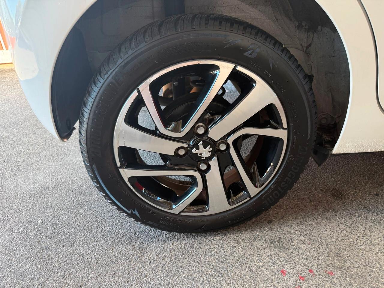 Peugeot 108 VTi 72 S&S 5 porte Allure