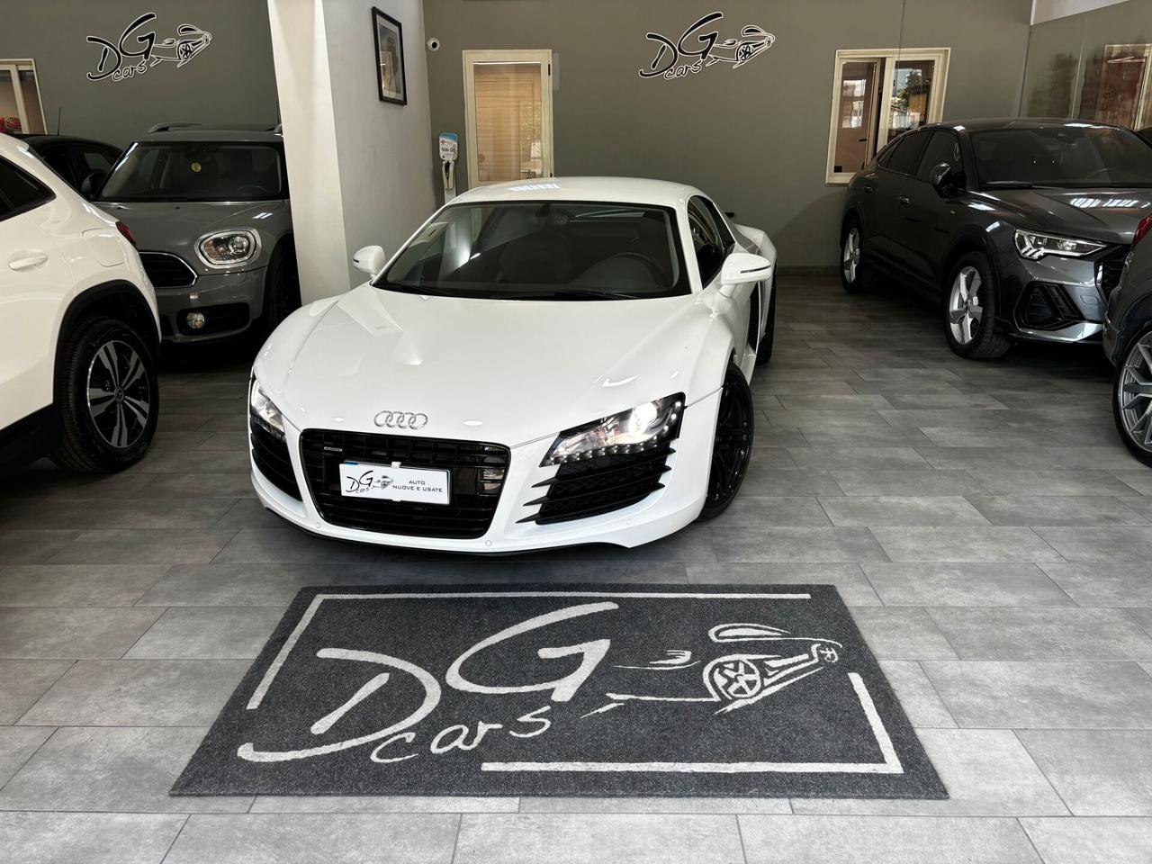 AUDI R8 V8 COUPE' 4.2 430CV R-TRONIC