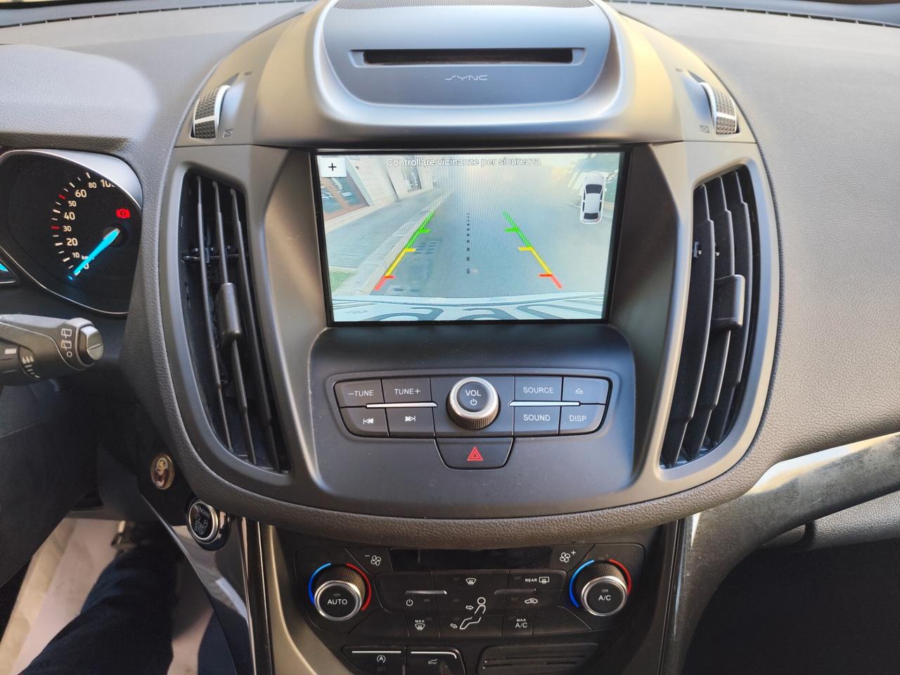 Ford Kuga 1.5 TDCI 120CV 2WD Titanium