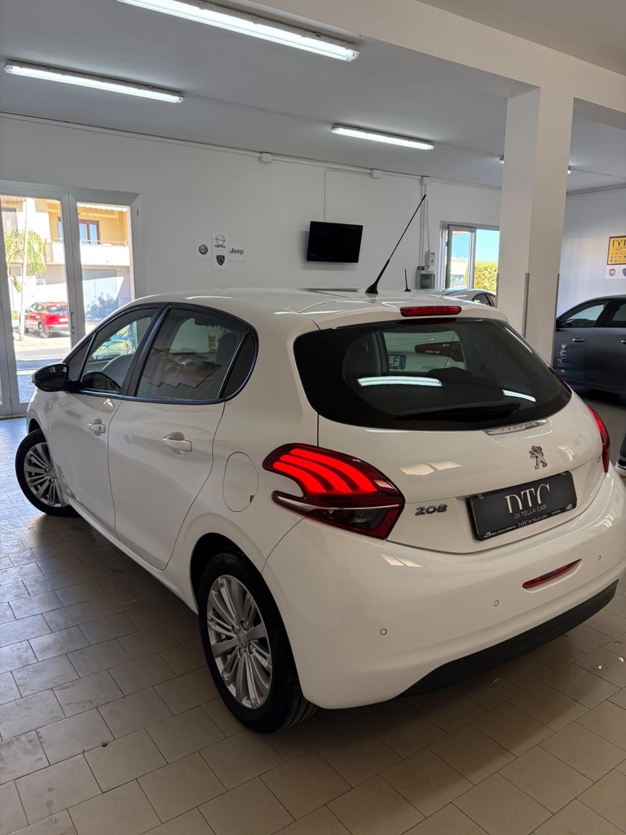 Peugeot 208 BlueHDi 75 5 porte Allure