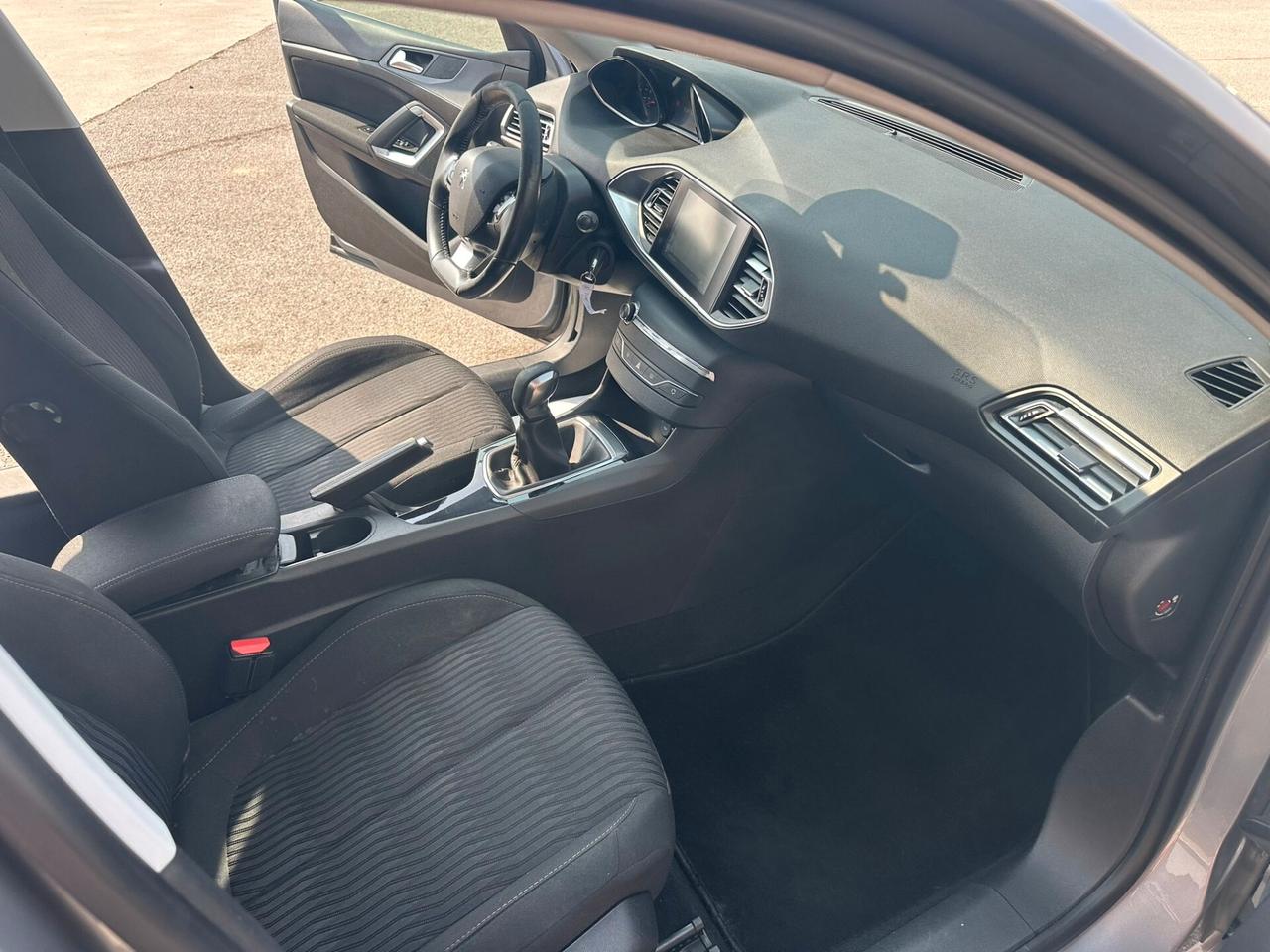 Peugeot 308 BlueHDi 100 S&S SW Business