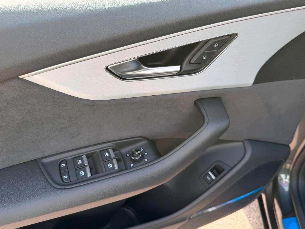 Audi Q8 3.0 tdi 286cv S line quattro Tetto Valcona Ventilati