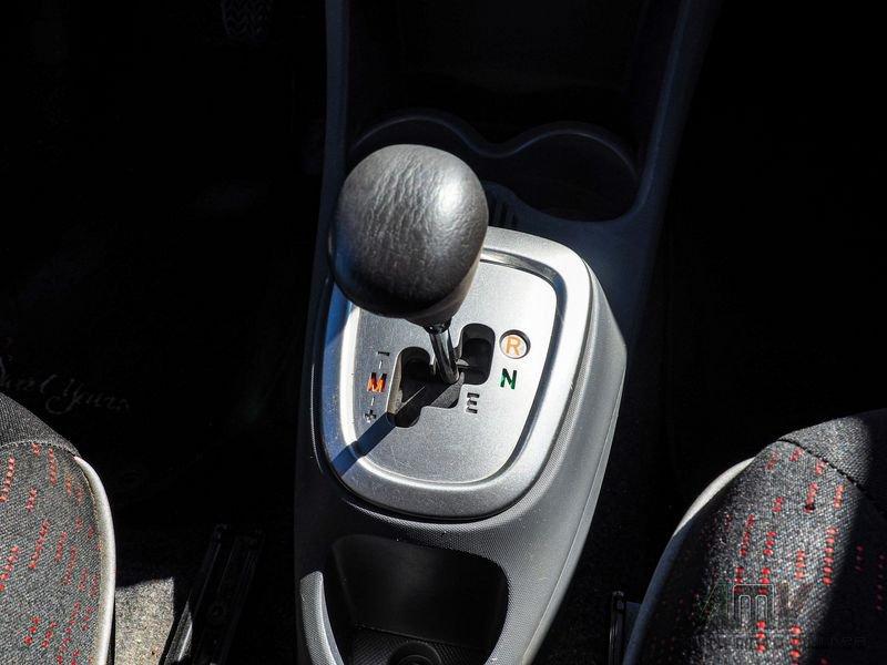 Peugeot 107 1.0 68CV 5p. Sweet Years 2Tronic