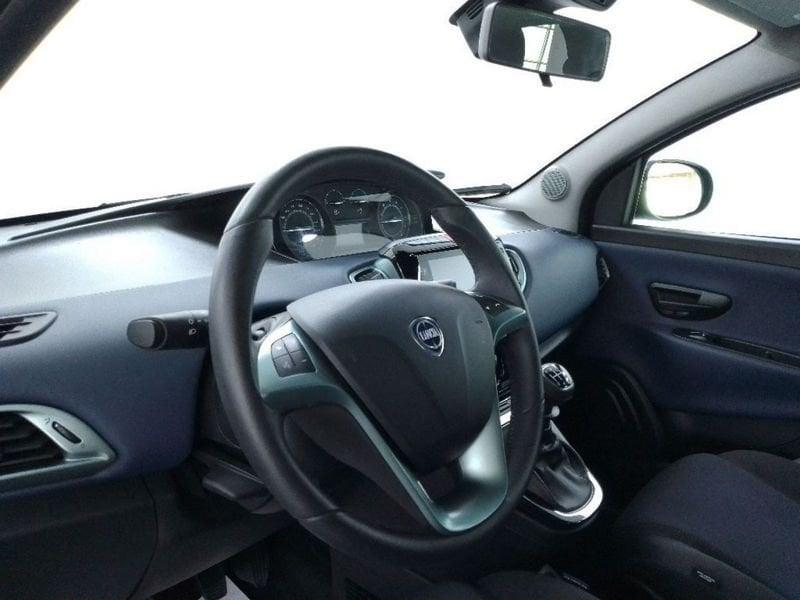 Lancia Ypsilon 1.0 firefly hybrid Platino s&s 70cv