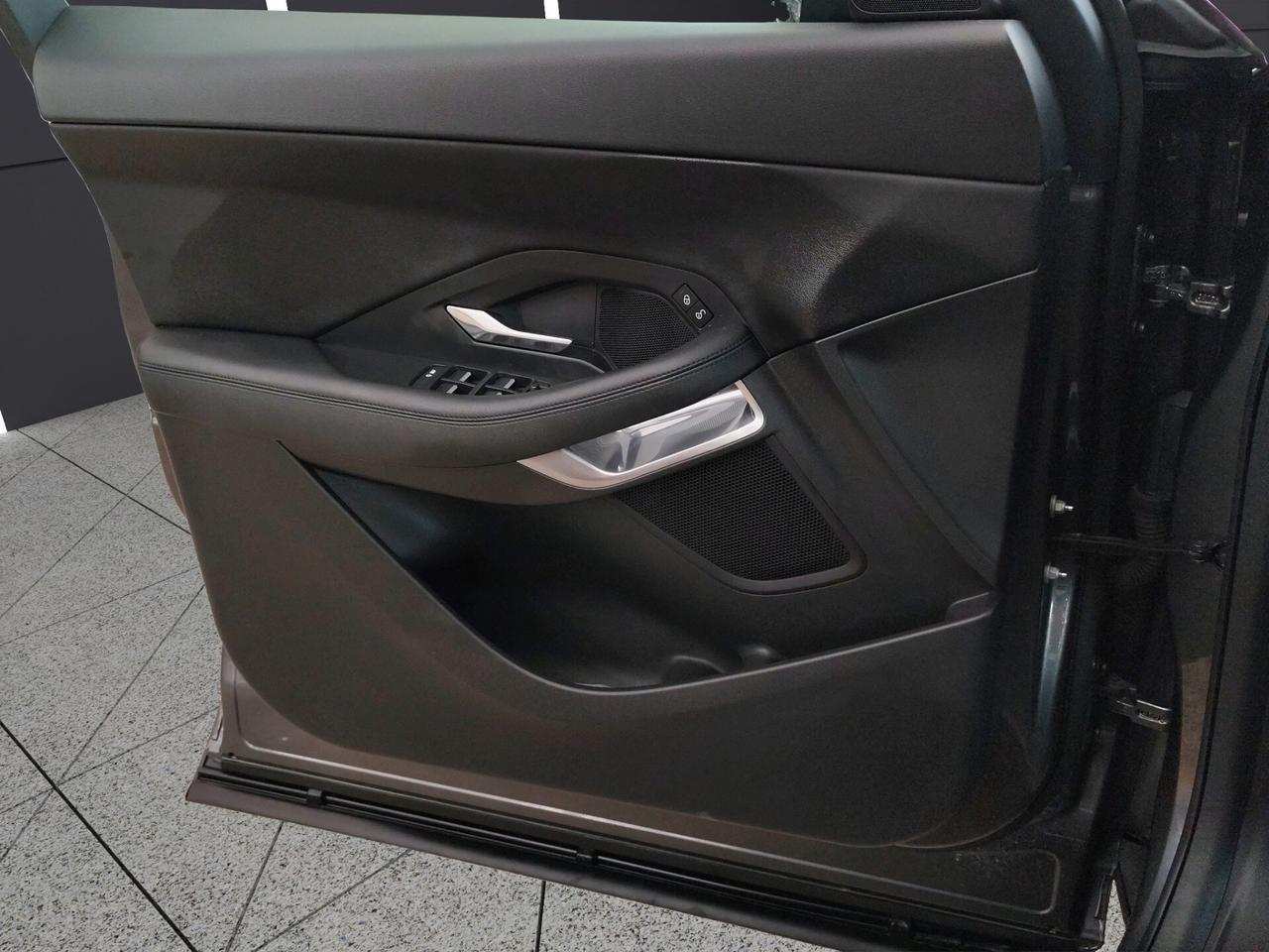 JAGUAR E-Pace (X540) E-Pace 2.0D 150 CV SE