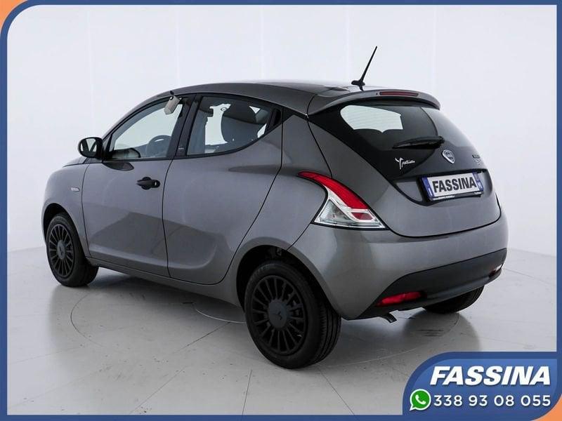 Lancia Ypsilon 1.0 FireFly 5 porte S&S Hybrid Silver