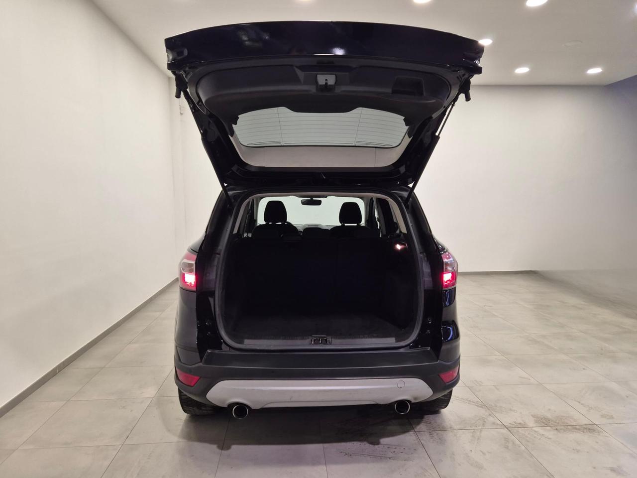 Ford Kuga 1.5 tdci Titanium s&s 2wd 120cv my18 - NEOPATENTATI - Cruise/lim - Sens. Park.