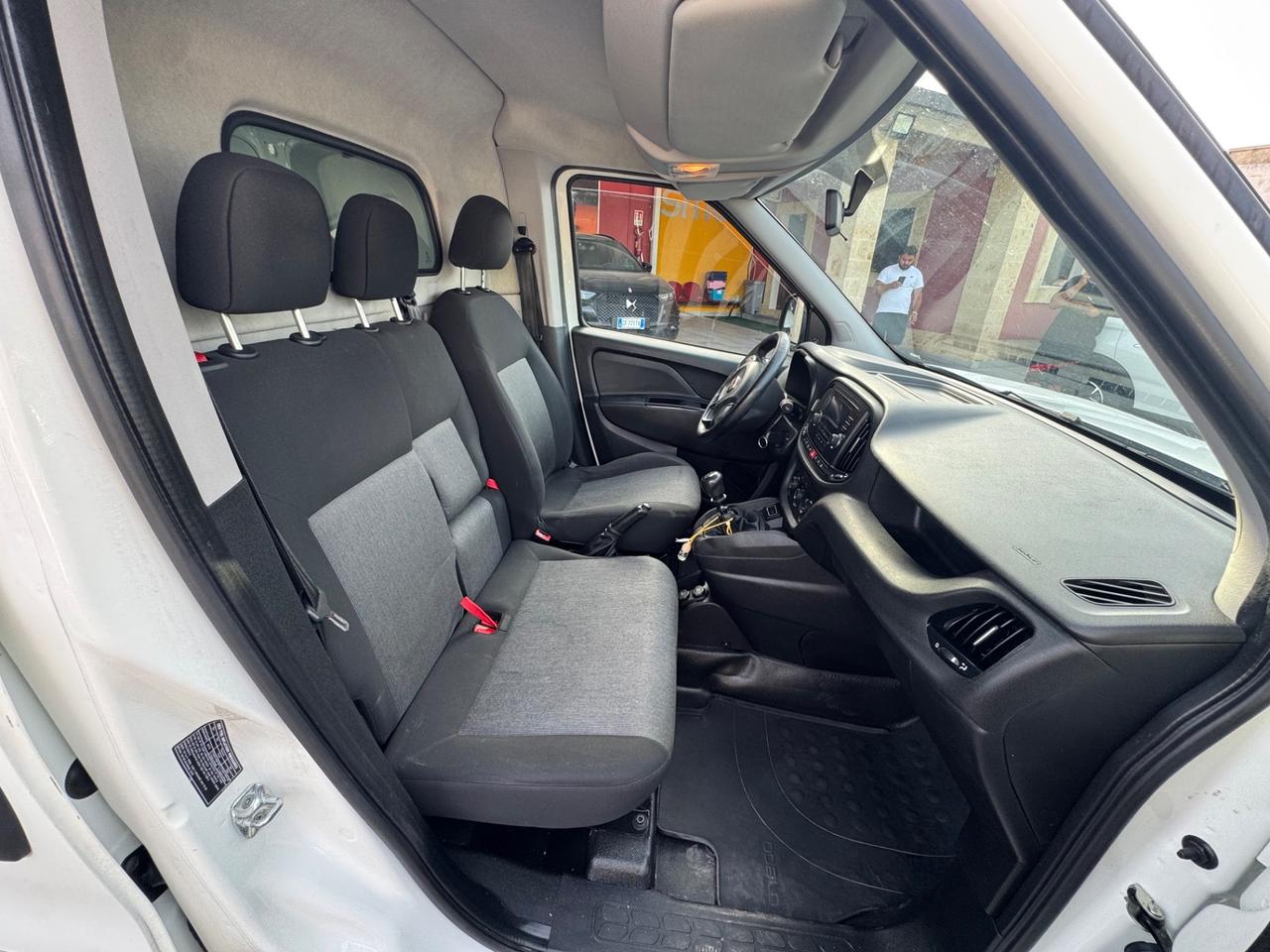 Fiat Doblo 1600.120cv 3 posti tetto apribile Gancio 2017