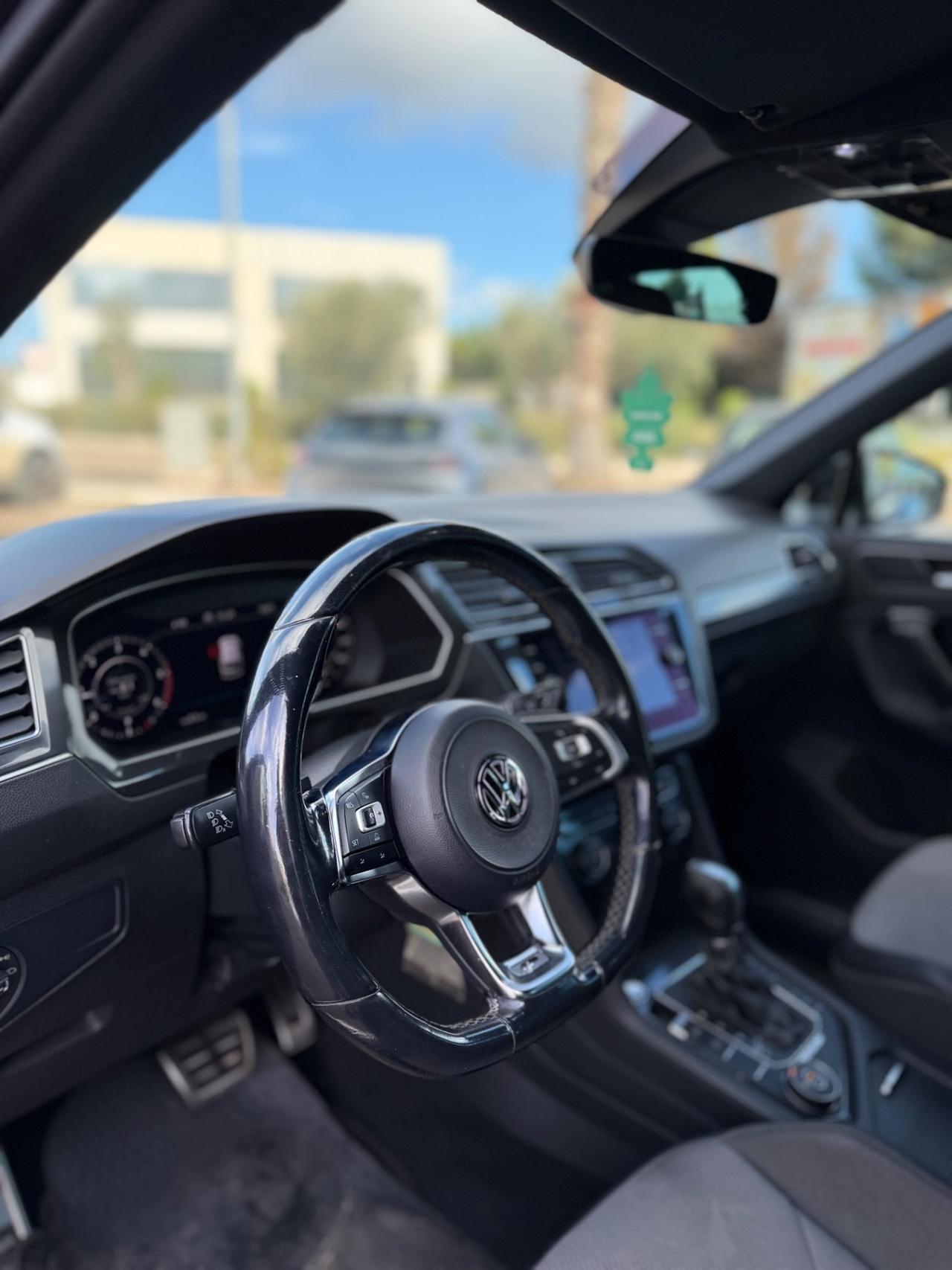 Volkswagen Tiguan 2.0 TDI SCR DSG 4MOTION R-Line – 110 kW