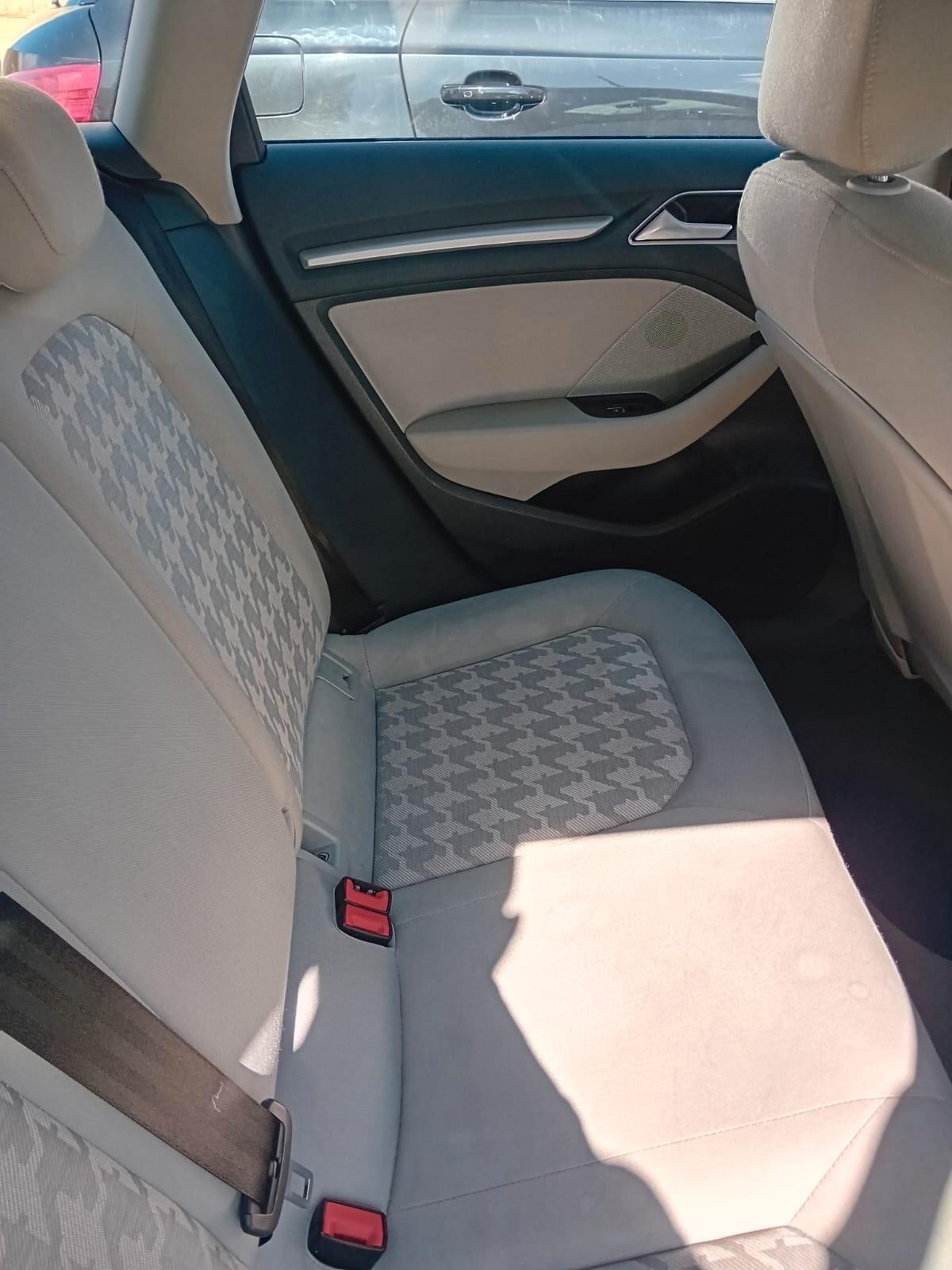 Audi A3 SPB 1.6 TDI clean diesel S tronic Ambition