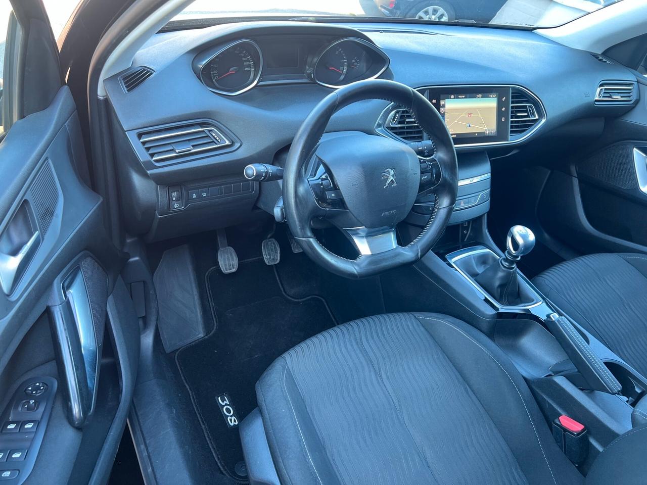 Peugeot 308 5p 1.6 bluehdi 120cv BUSINESS NAVI/PDC/TEL. PERFETTA!!