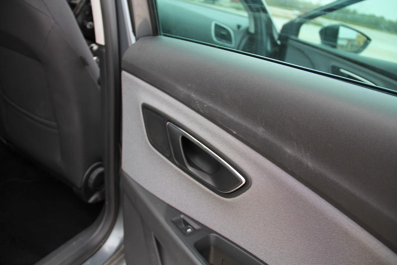 Seat Leon 1.6 TDI ST Style (KW 85 CV 115 Neopatentati)