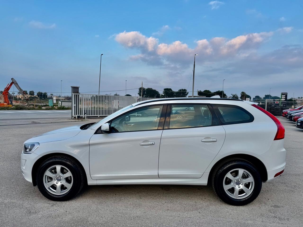 VOLVO XC60 2.0D D3 150CV GEARTRONIC FUL LED MY16