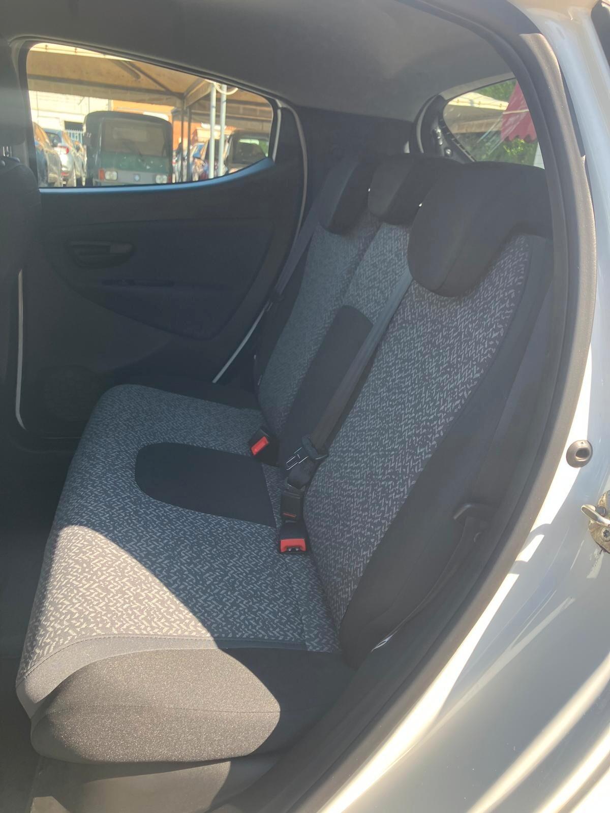 LANCIA YPSILON 1.0 70cv 5 Porte S&S Hybrid Silver Plus