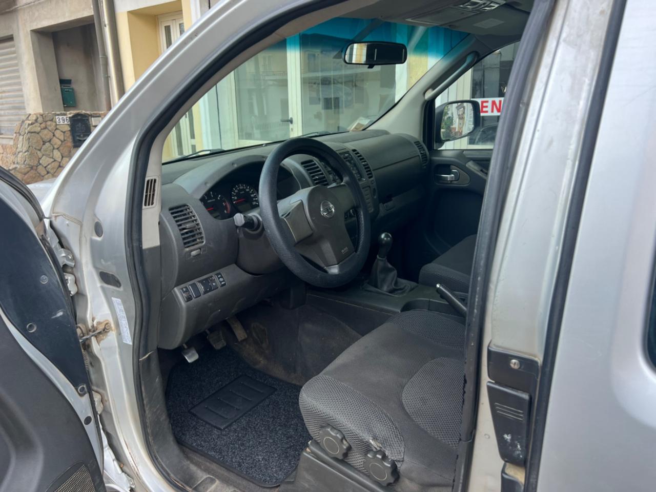 Nissan Navara 2.5 dCi 2 porte King Cab Sport