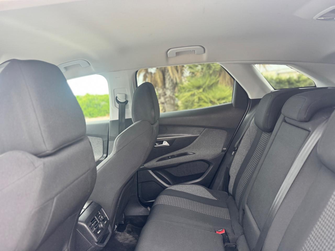 Peugeot 3008 BlueHDi 130 S&S EAT8 Allure