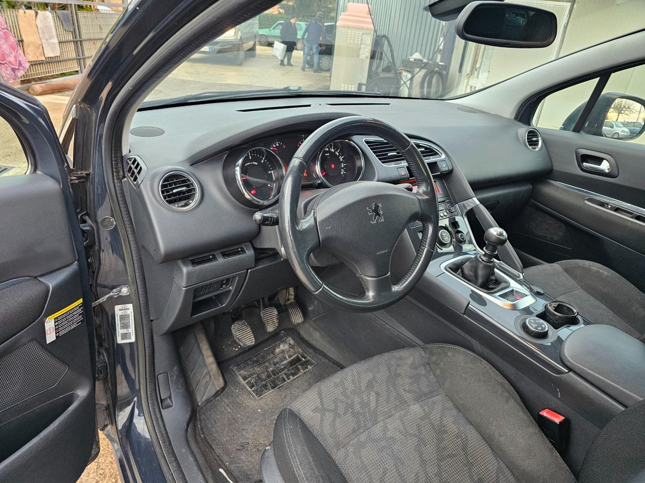 Peugeot 3008 1.6 e-HDi 112CV cambio robotizzato S.&S. Business