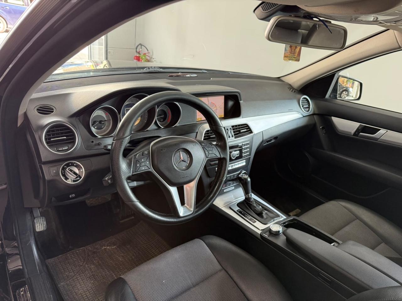 Mercedes-benz C 220 CDI BlueEFFICIENCY Avantgarde
