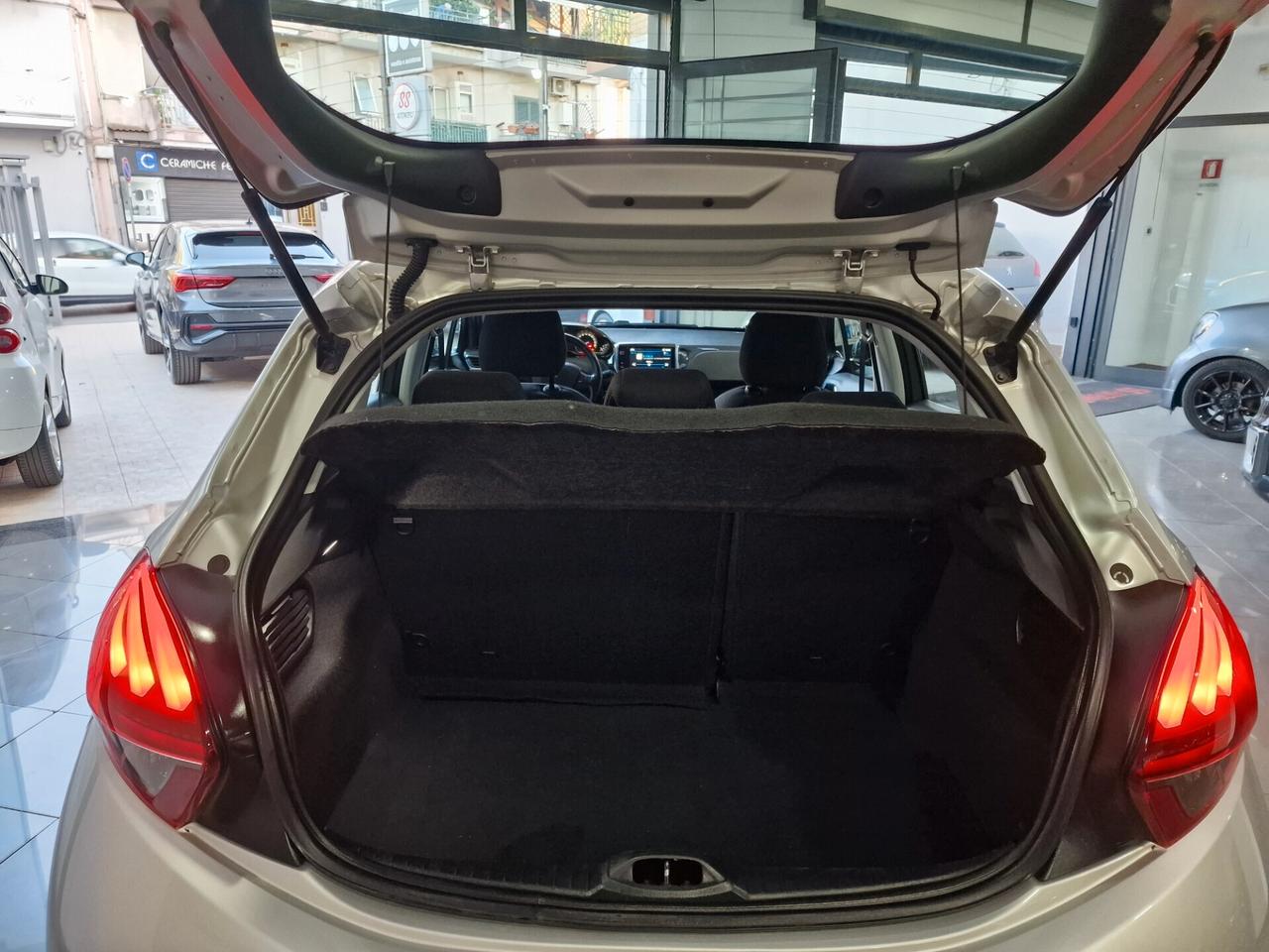 Peugeot 208 BlueHDi 75cv 5 porte Allure