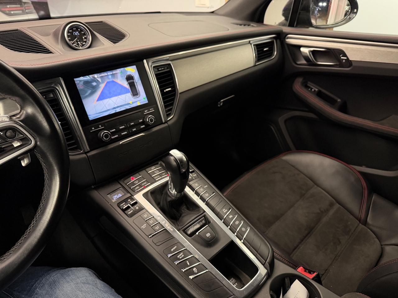 Porsche Macan 3.0 GTS iva esposta