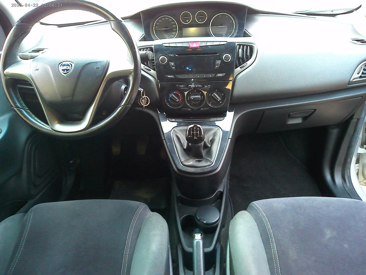 Lancia Ypsilon 1.3 MJT 75 CV Unyca