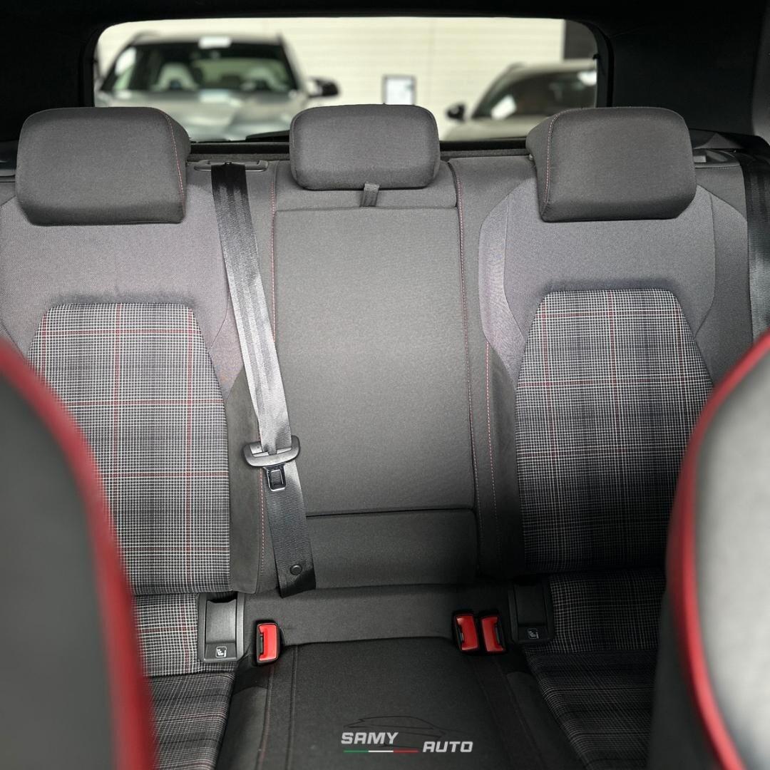 Volkswagen Golf GTI Golf 2.0 TSI GTI