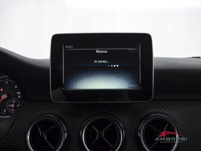 MERCEDES-BENZ GLA 180 180 d Sport