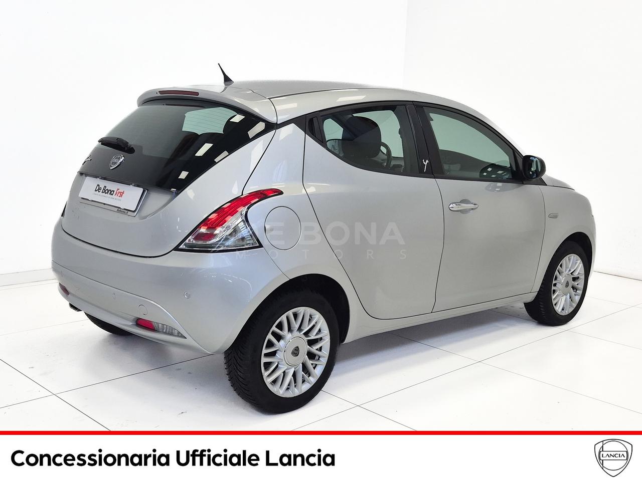 Lancia Ypsilon 1.2 8v silver c/clima 69cv