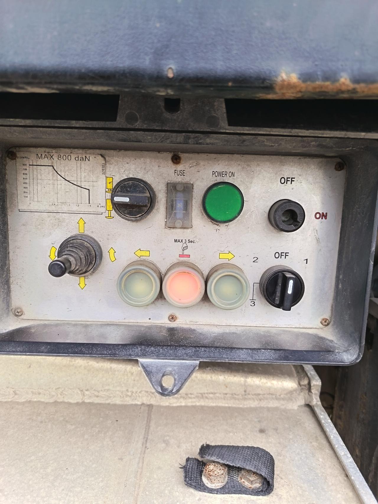 Volkswagen crafter 50 con pedana montacarichi