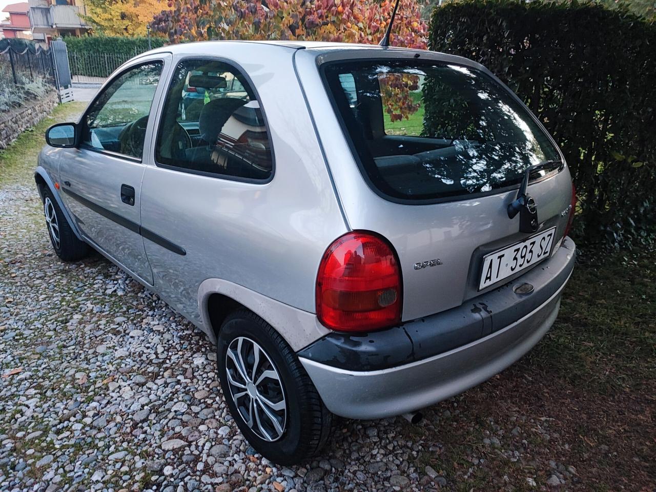 Opel Corsa 1.2 Benz neopatentati