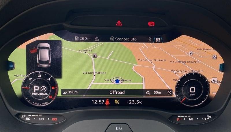 Audi Q2 S Line interno ed esterno 2.0 TDI 150CV s-tronic 35