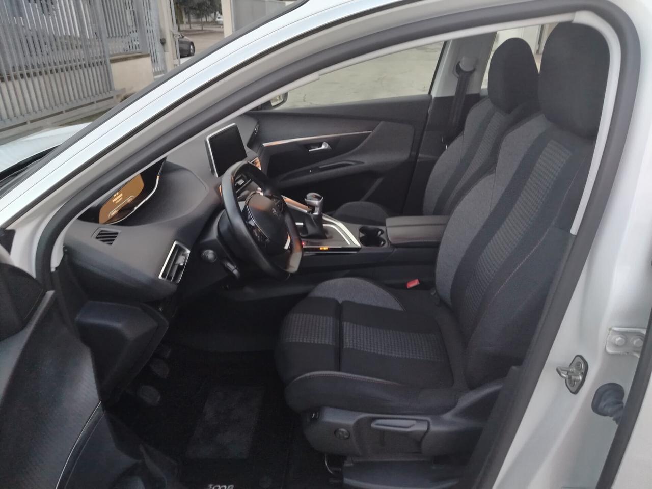 Peugeot 3008 BlueHDi 130 S&S Business