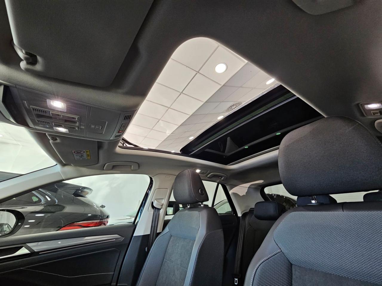 Volkswagen T-Roc Style C.17" Tetto Apribile Led Navi PDC Camera TDI
