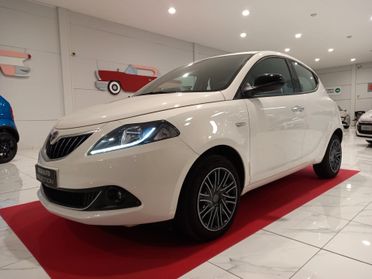 Lancia Ypsilon 1.0 HYBRID 12.000 km